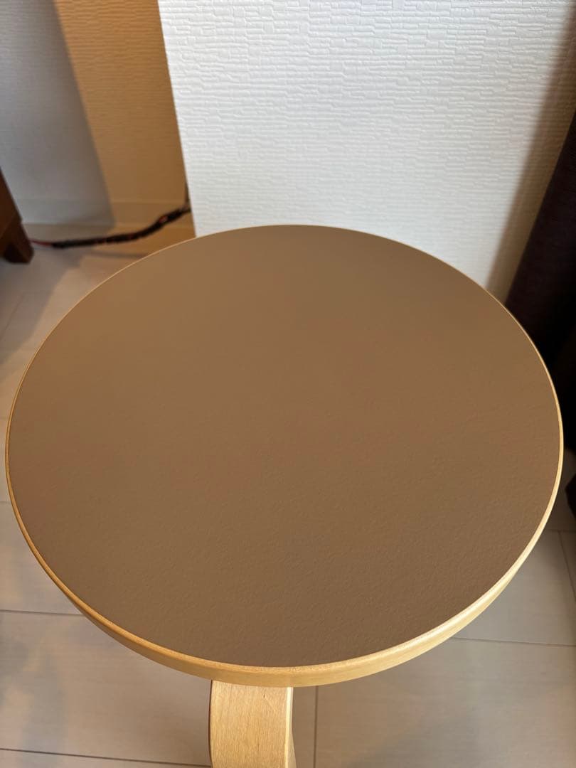 廃番カラー　アルテック　artek MOCHA 08 円形スツール