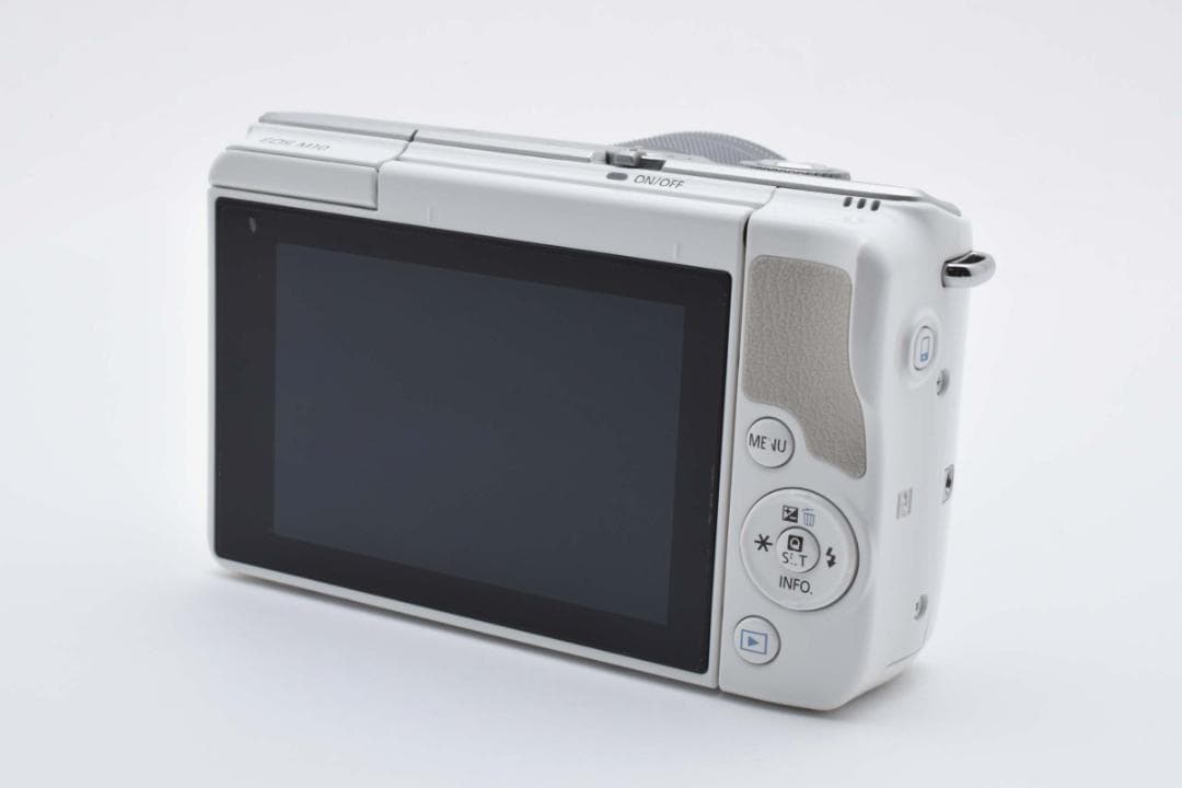 ■ 美品 ■ キャノン　Canon EOS M10 ホワイト レンズ付き