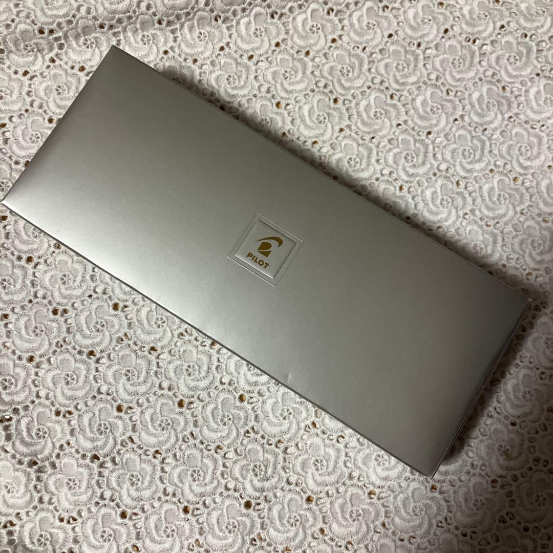 万年筆　キャップレス絣　ブラック　B（太字）