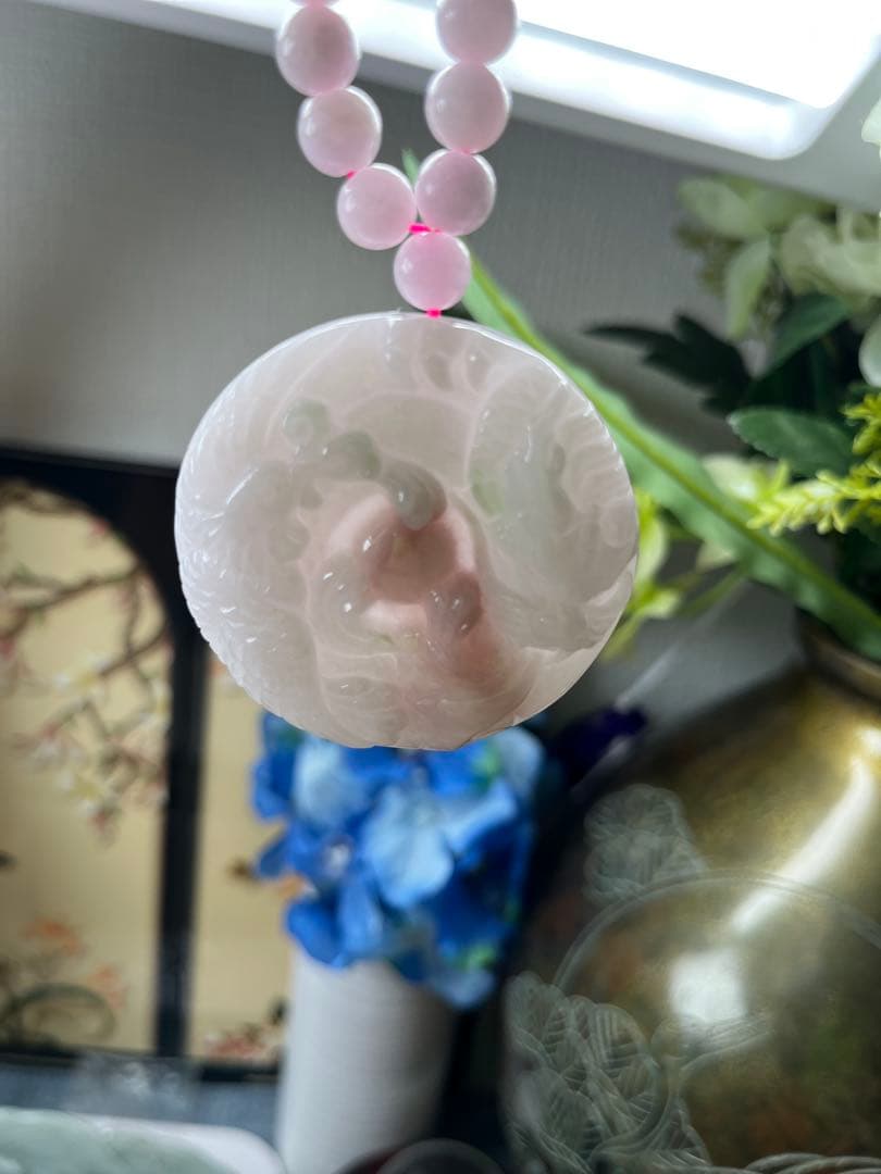 限定１点‼️ミャンマー産A貨翡翠　珍しい桃花ピンク色【龍飛鳳舞】鑑定書付き