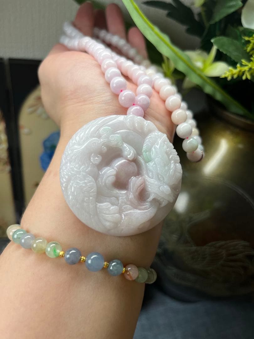 限定１点‼️ミャンマー産A貨翡翠　珍しい桃花ピンク色【龍飛鳳舞】鑑定書付き