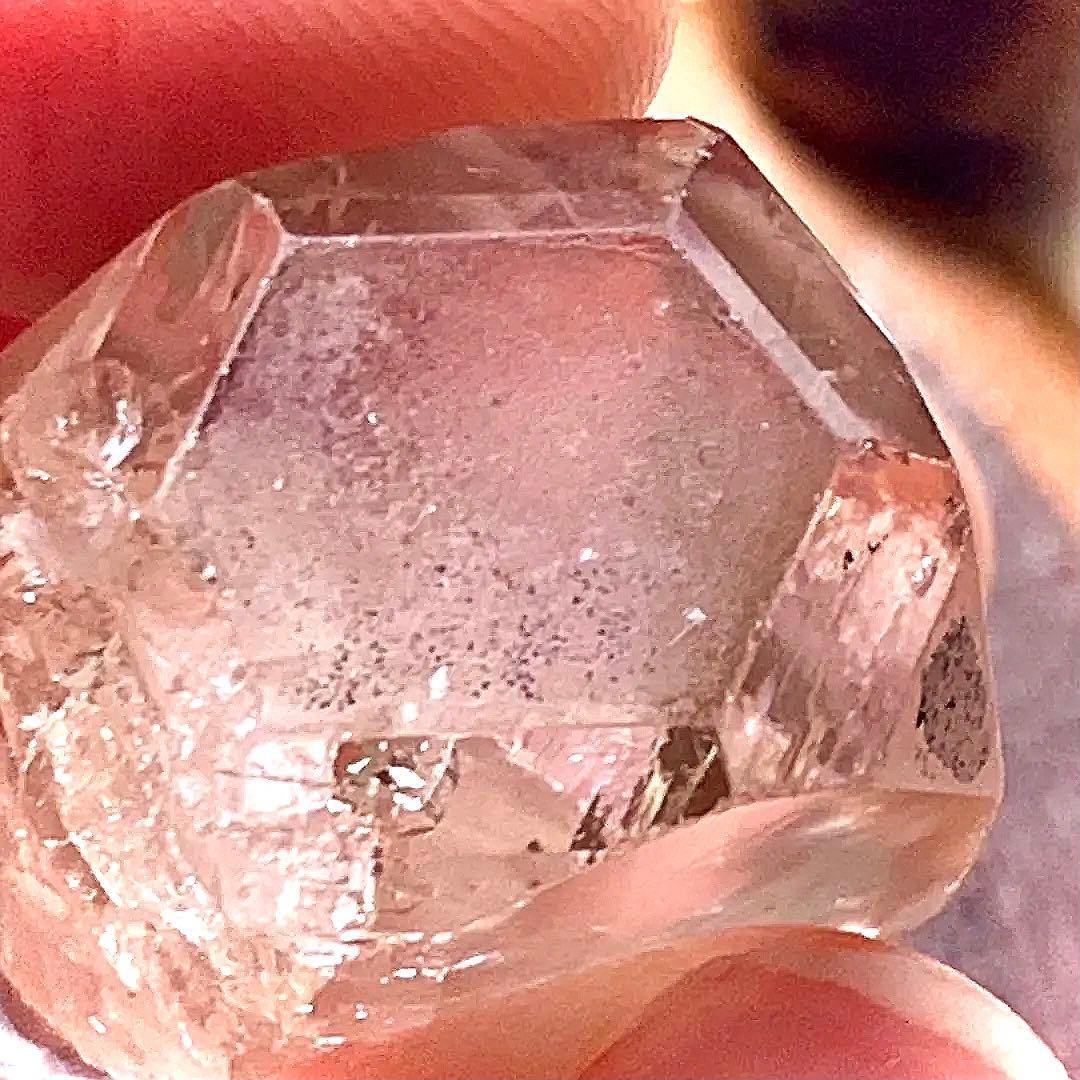 美し過ぎるピーチカラートパーズ原石104ct/非加熱/鉱物標本