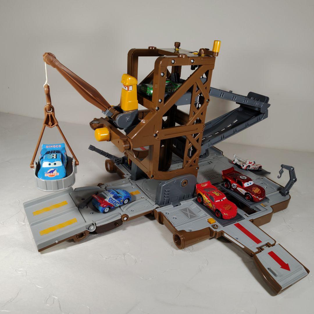 【とむ】トミカ　コースに変身！マックイーン＆基地に変身！メーター