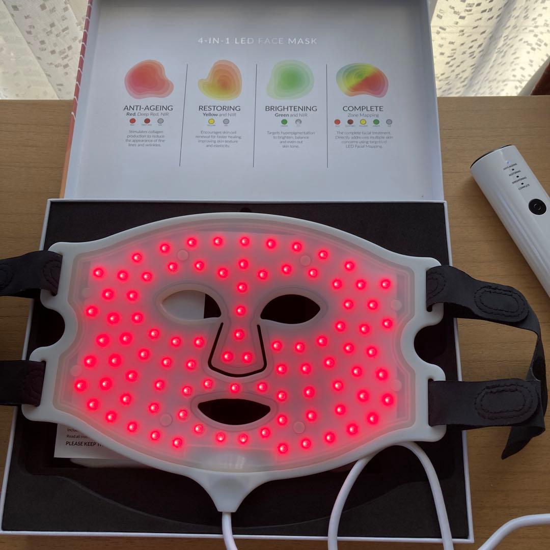 CURRENTBODY 4-in-1 LEDフェイスマスク