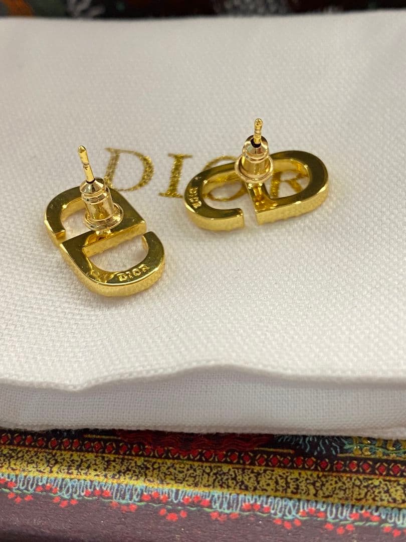 プレゼントに☆Dior ディオール CD スタッドピアス