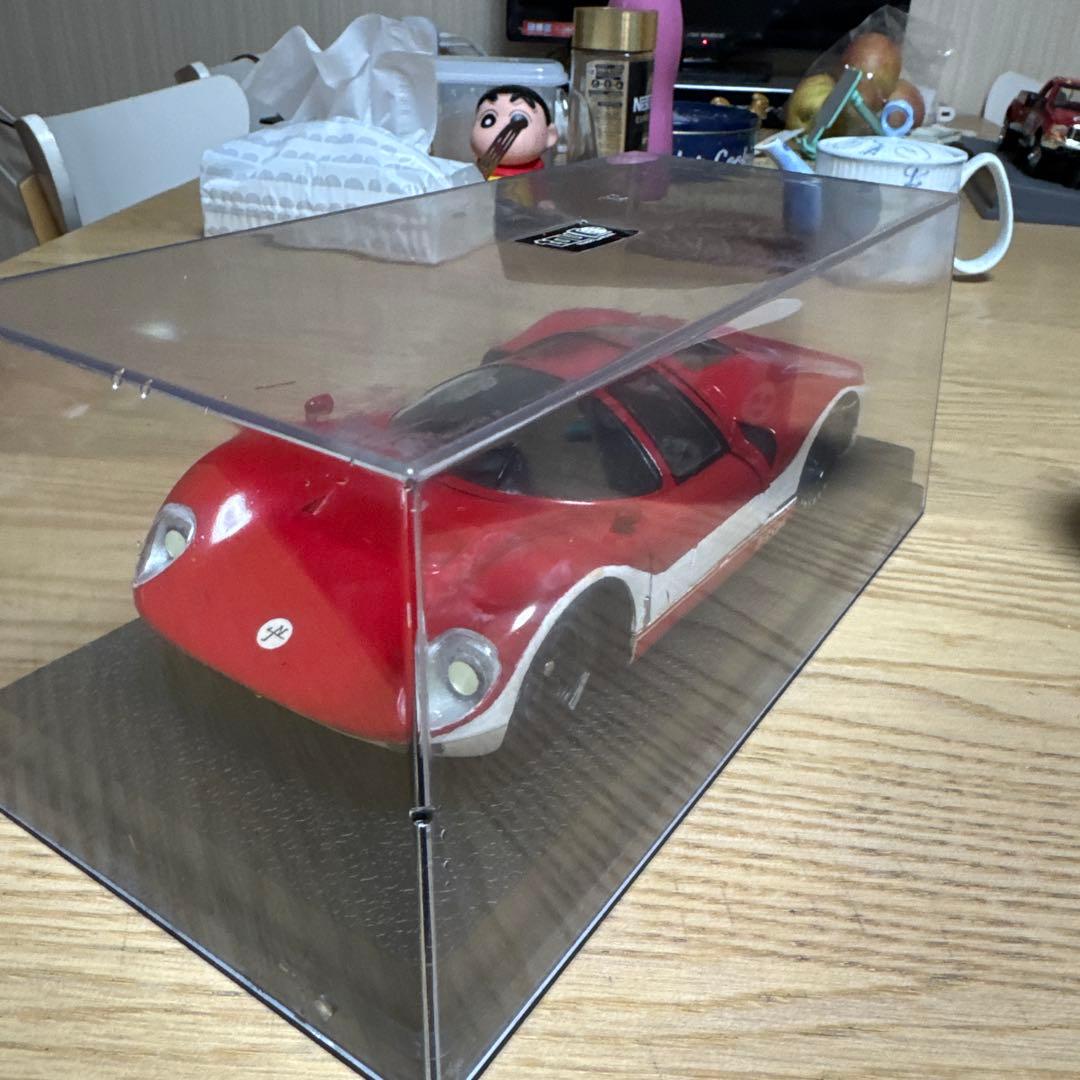 Nissan R8 1/18スケールモデル 赤白