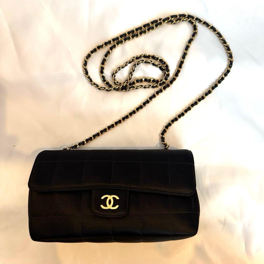 CHANEL ブラック チョコバーショルダーバッグ サテン