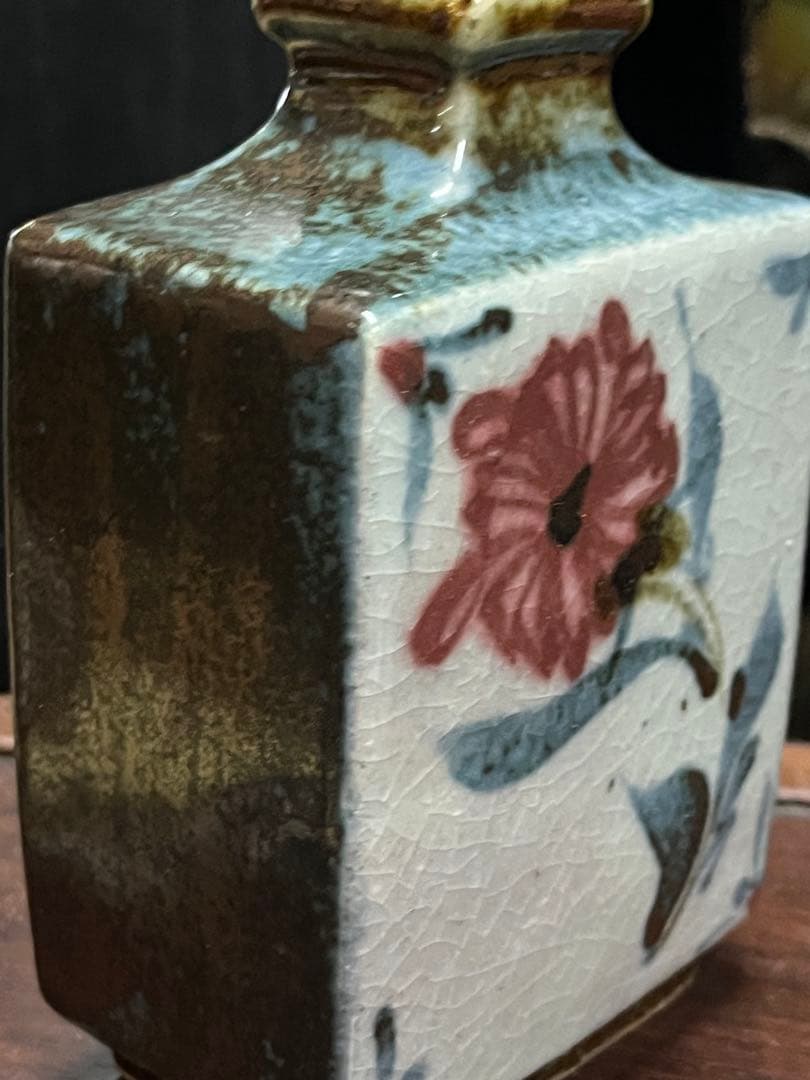 河合武一　花瓶　花模様の陶器瓶 木箱付き