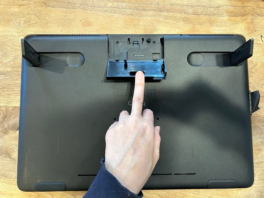 Wacom Cintiq16【ケース、付属品あり】