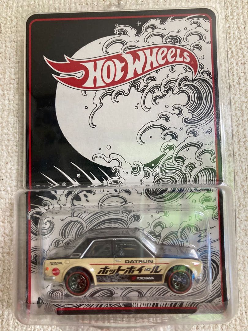 Hot Wheels DATSUN 2022年限定ミニカー ステッカー付き