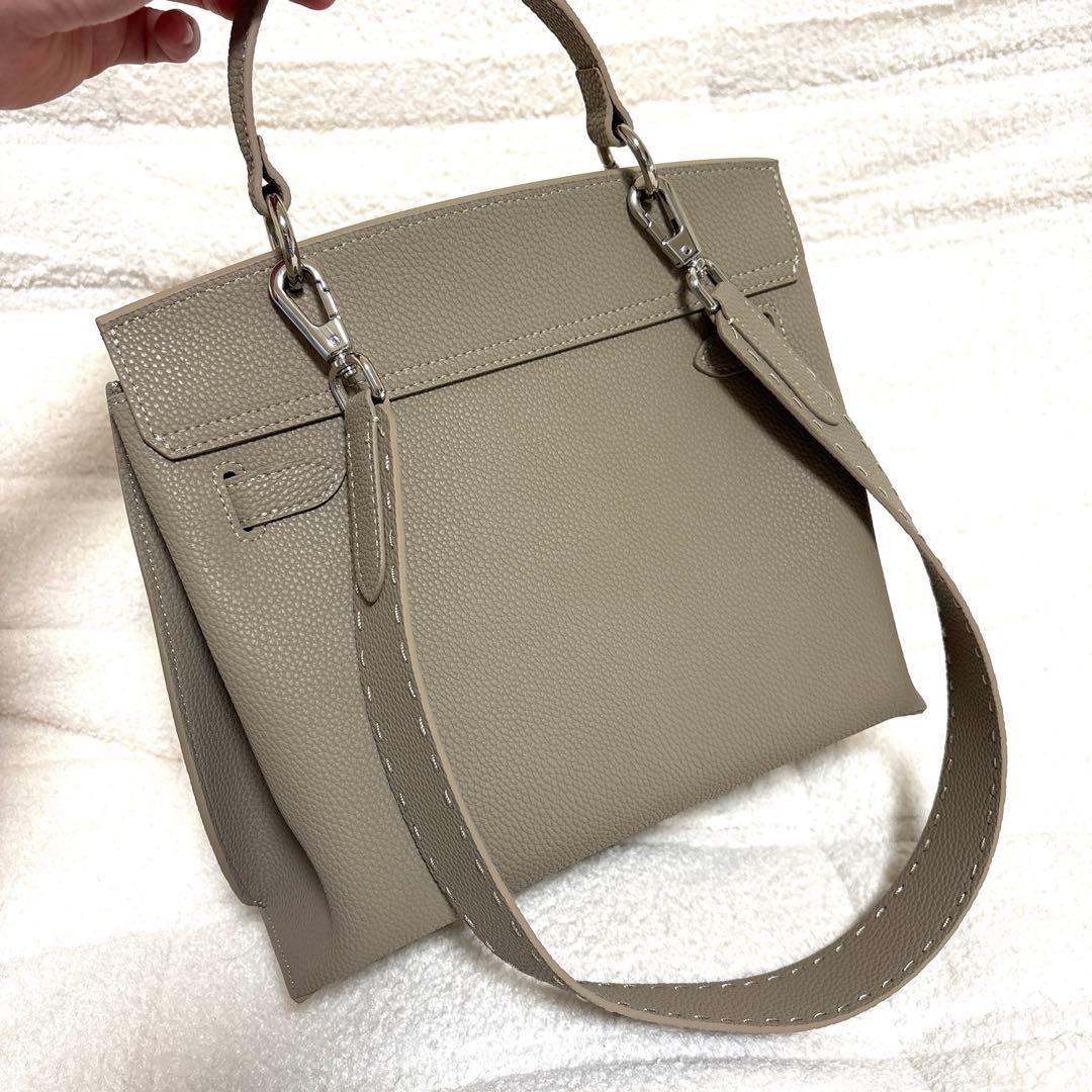 【完売品】新品未使用 デボネア スモール ハンドバッグ　レザー 本革 グレージュ