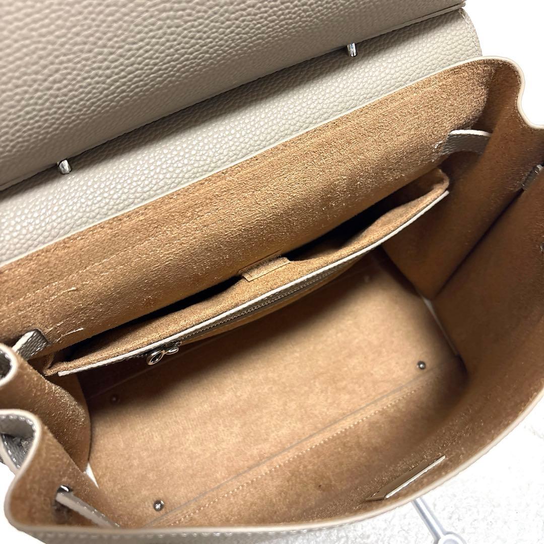 【完売品】新品未使用 デボネア スモール ハンドバッグ　レザー 本革 グレージュ