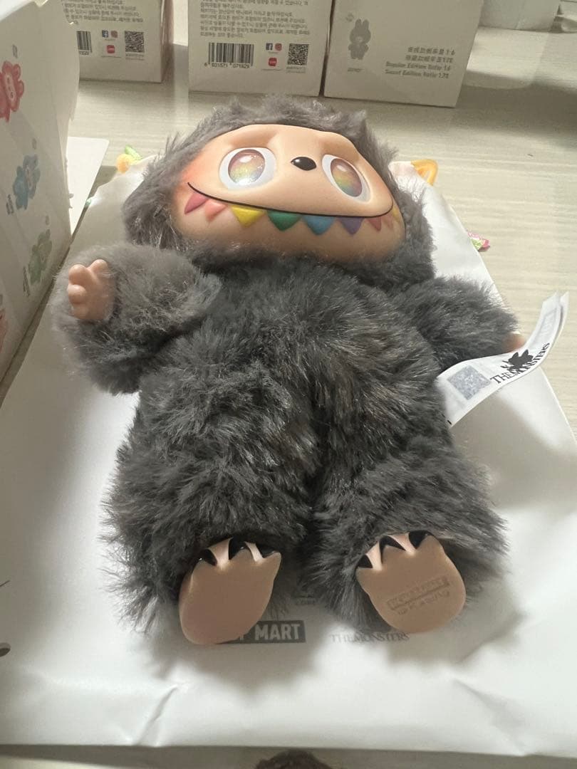 2点(内容シークレット1点、イヤフォンケース2点) ピースフラワー1106