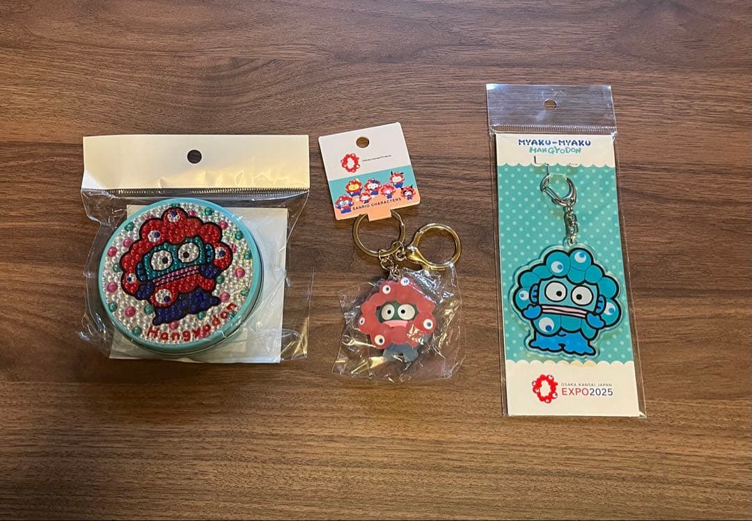 バラ売り可能！　ミャクミャク　サンリオ　クリア　キーホルダー　キラキラ　ラムネ缶