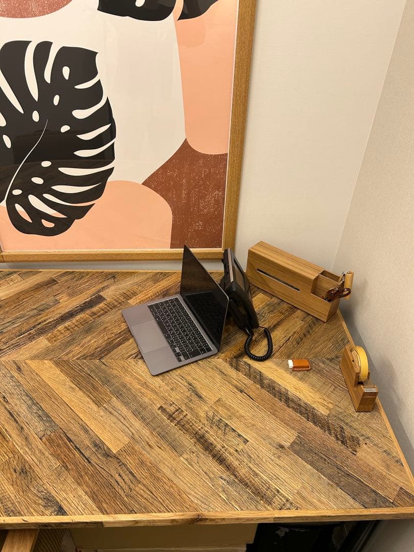 [美品/匿名配送]古材を使ったオシャレなオークヘリンボーンの大型の木製テーブル