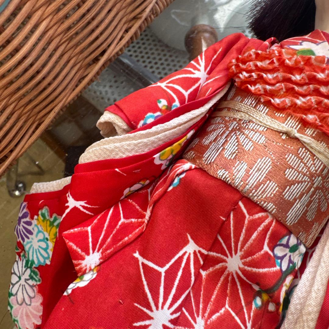 髪がのびる？　市松人形 赤い着物 陶器製