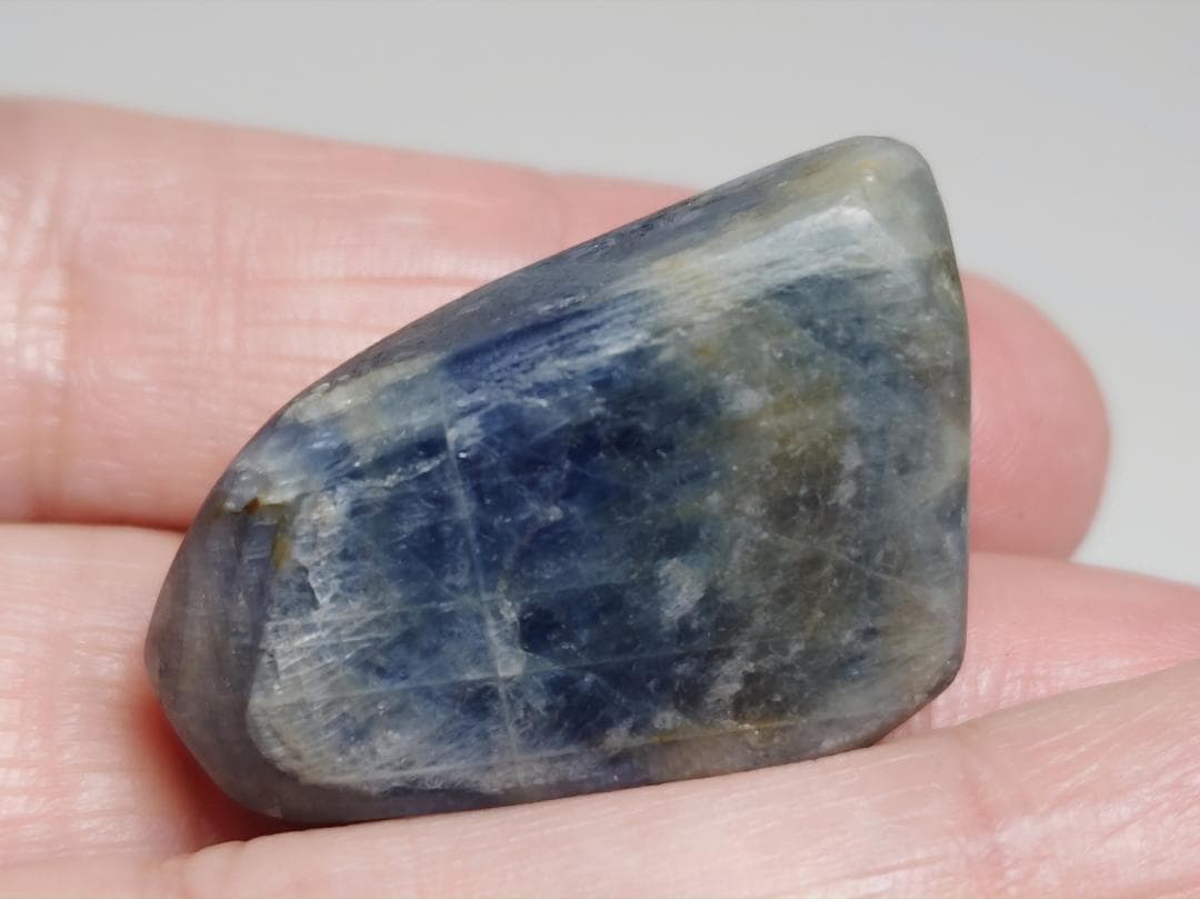 コランダム 17g サファイア 原石 鉱石 鉱物 鑑賞石 自然石 誕生石 水石