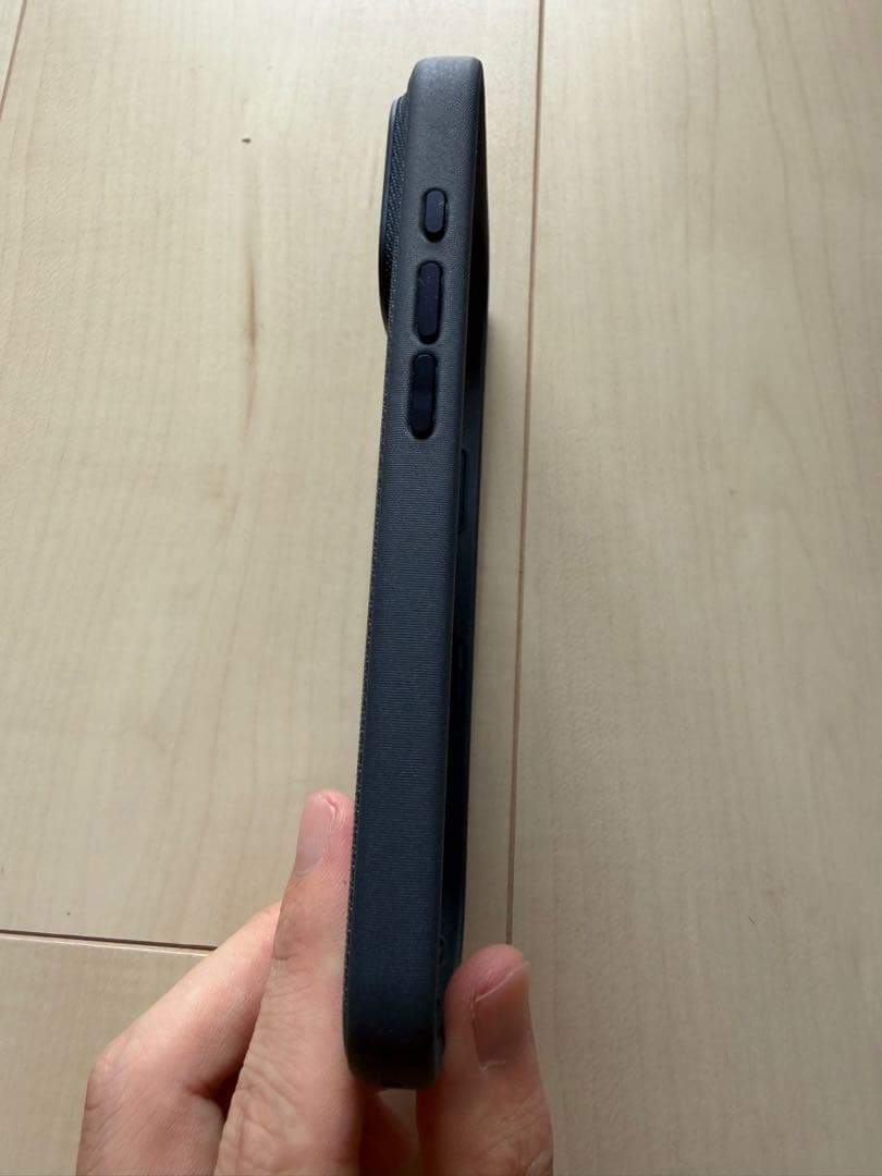 アイフォン17pro テックウーブンケース　紺色