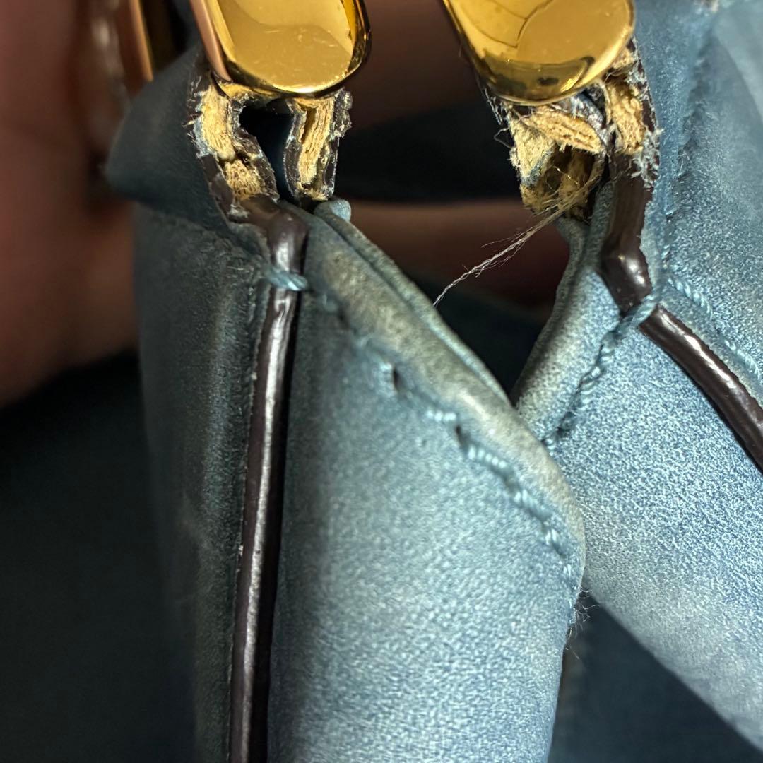 GUCCI レザー ソフトスティラップ A4収納可能