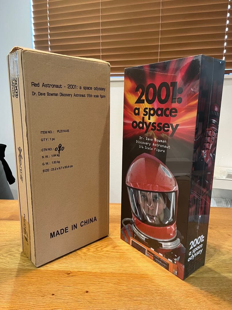 EXECUTIVE REPLICAS 2001年宇宙の旅 レッドカラー