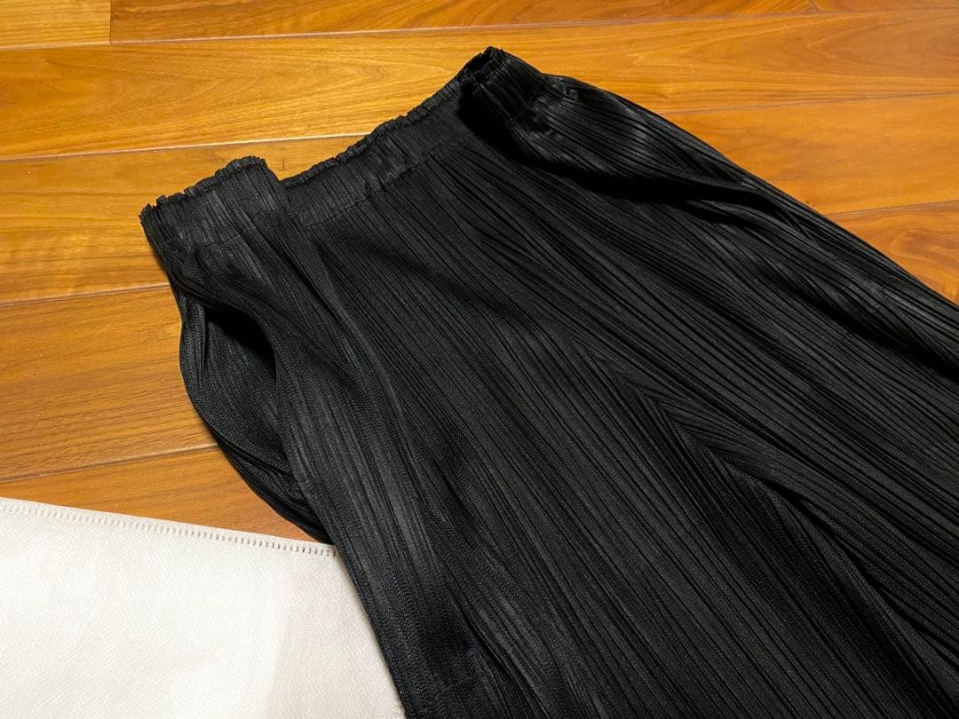 PLEATS PLEASE ブラック プリーツパンツ