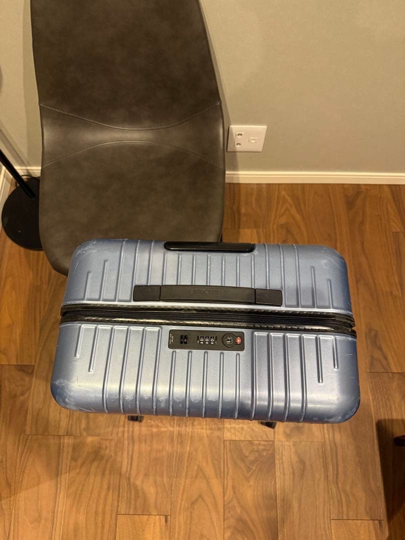 リモワ サルサエアー 80L アイスブルー 4輪