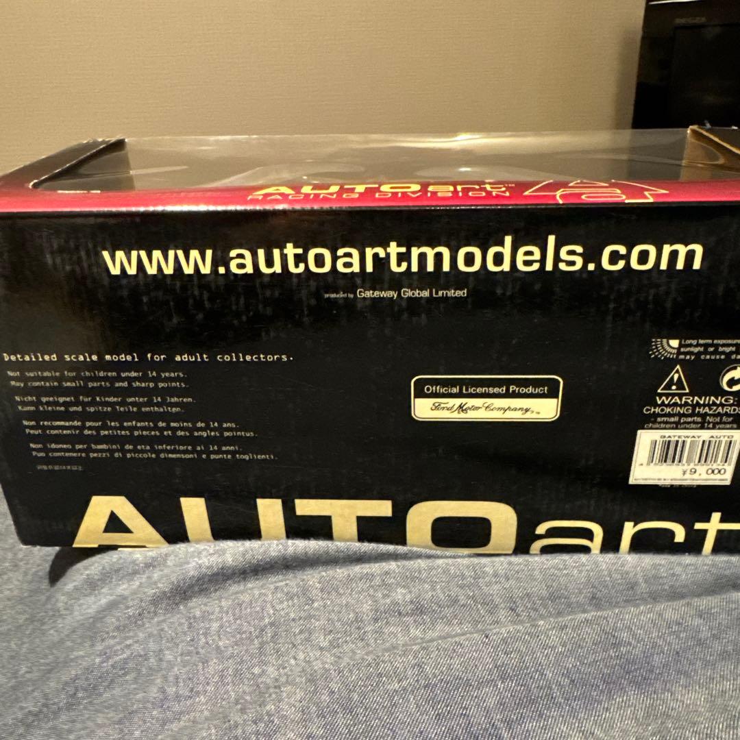 AUTOart Ford 1/18 スケールモデル
