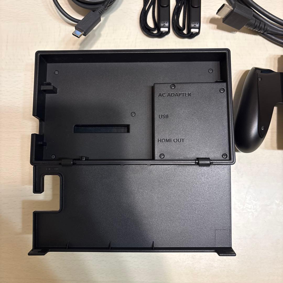 【美品】Nintendo Switch本体 SDカード、Joy-Conカバー付き