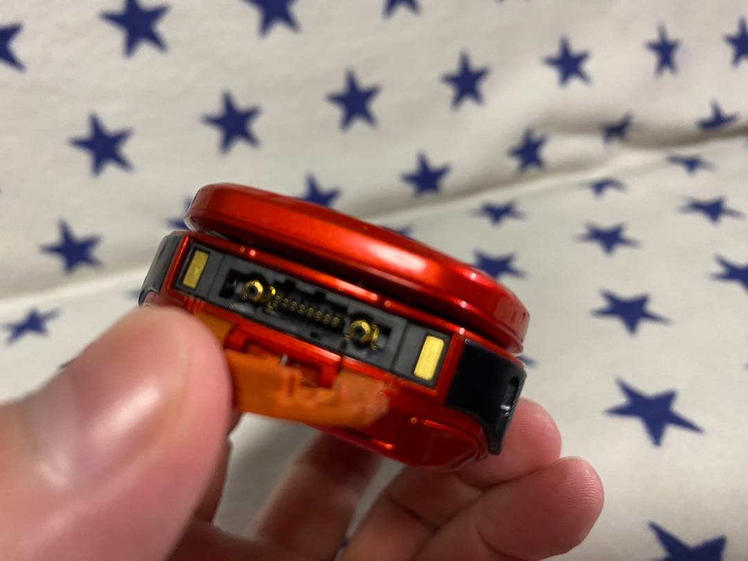 SO505iS オレンジ 回転式 携帯電話