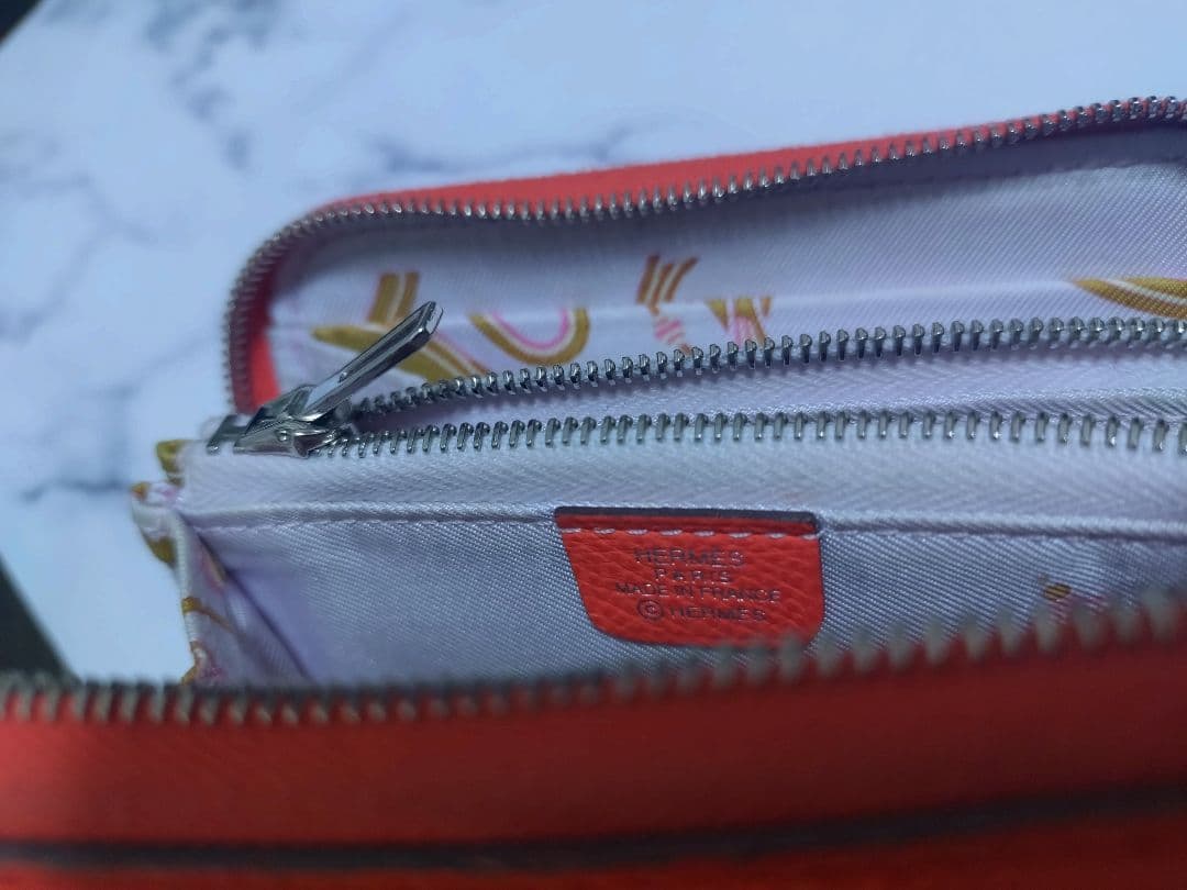 HERMES　シルクインコンパクト