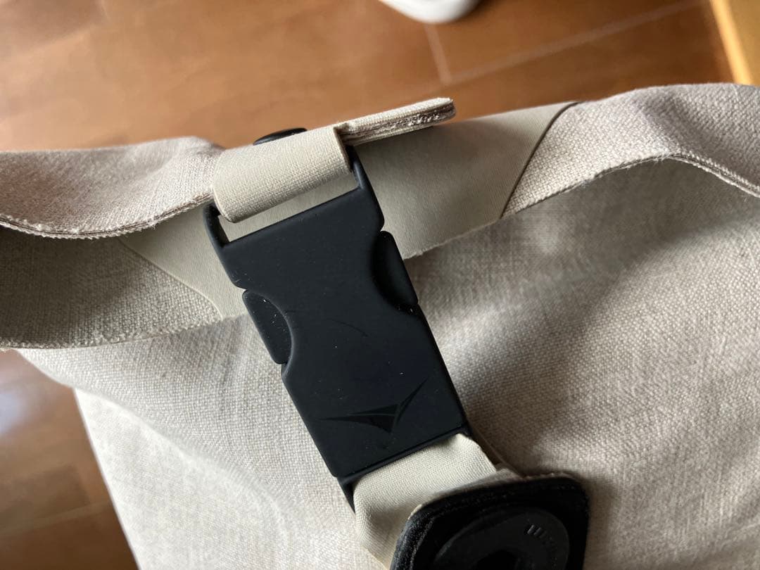 イタリアSEASE 大陽光発電 ソーラーチャージャー ミッションバックパック