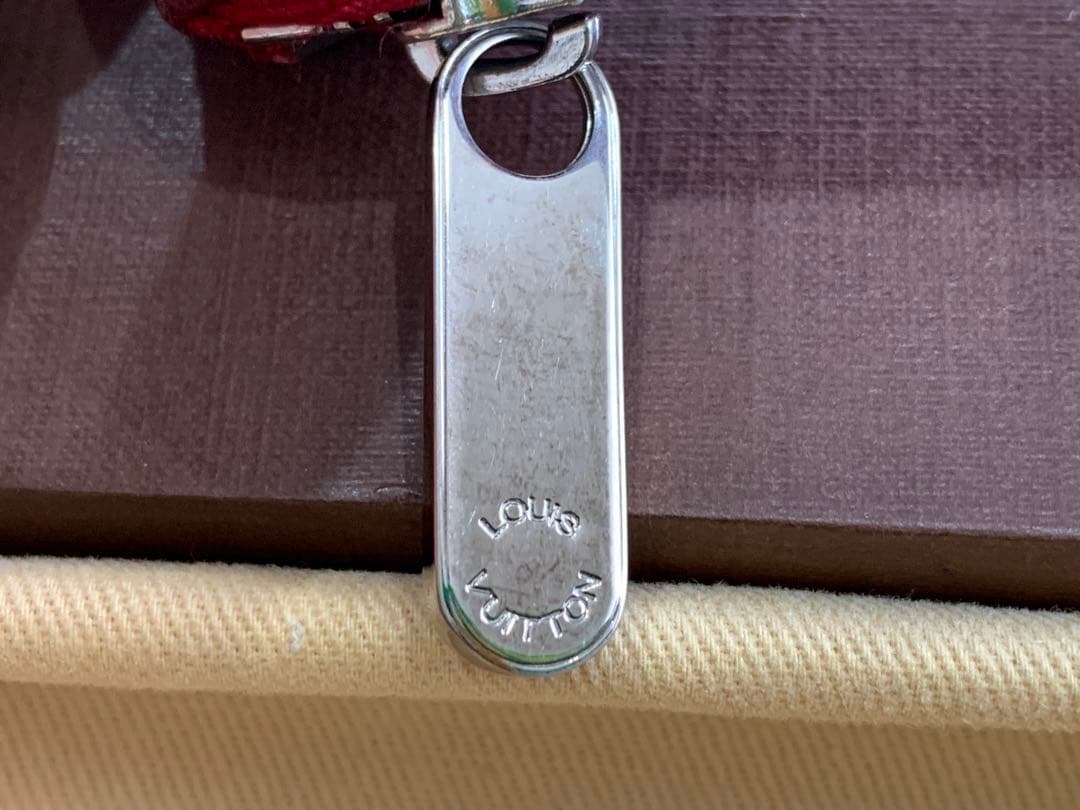 ルイヴィトン エピ ジッピーパース フューシャ ケース 箱付き