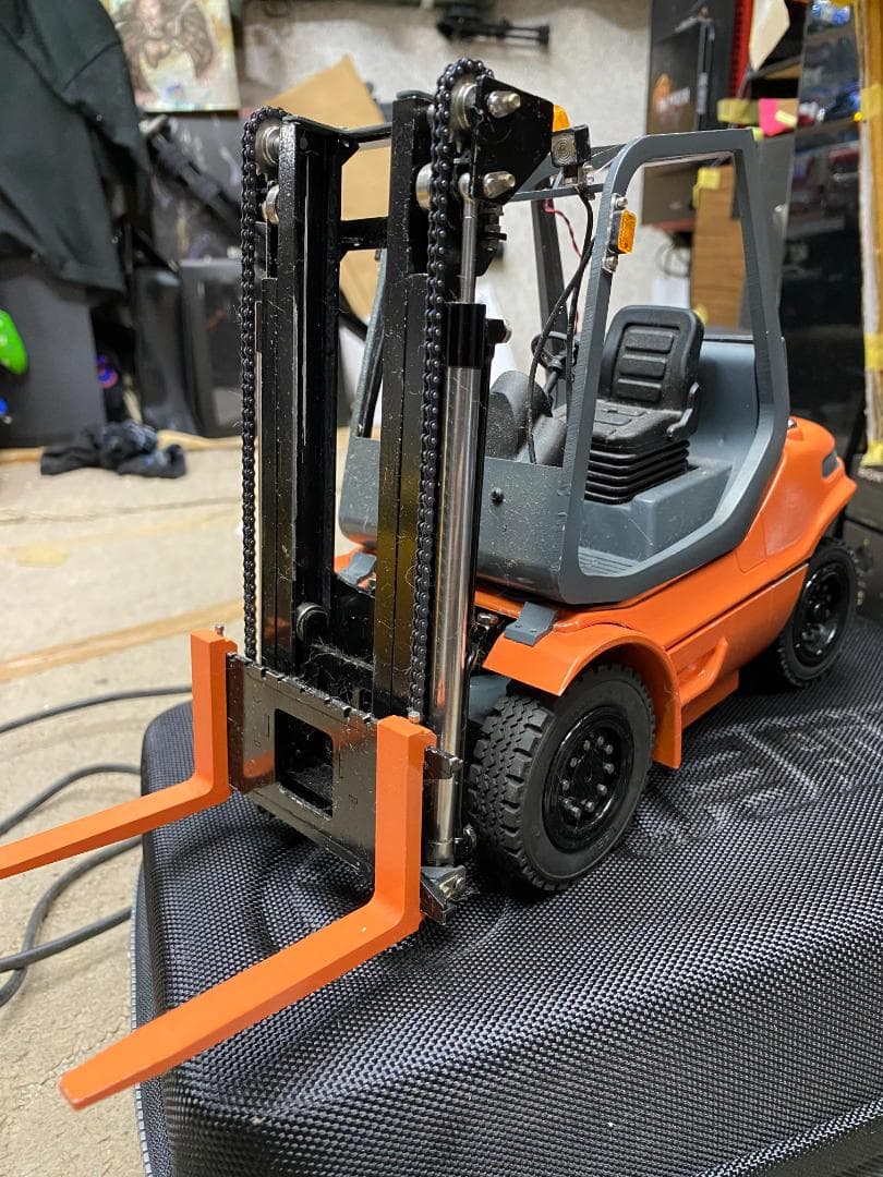 油圧動作ラジコンLESU 1/14 フォークリフトフルセット（うまく動きません）