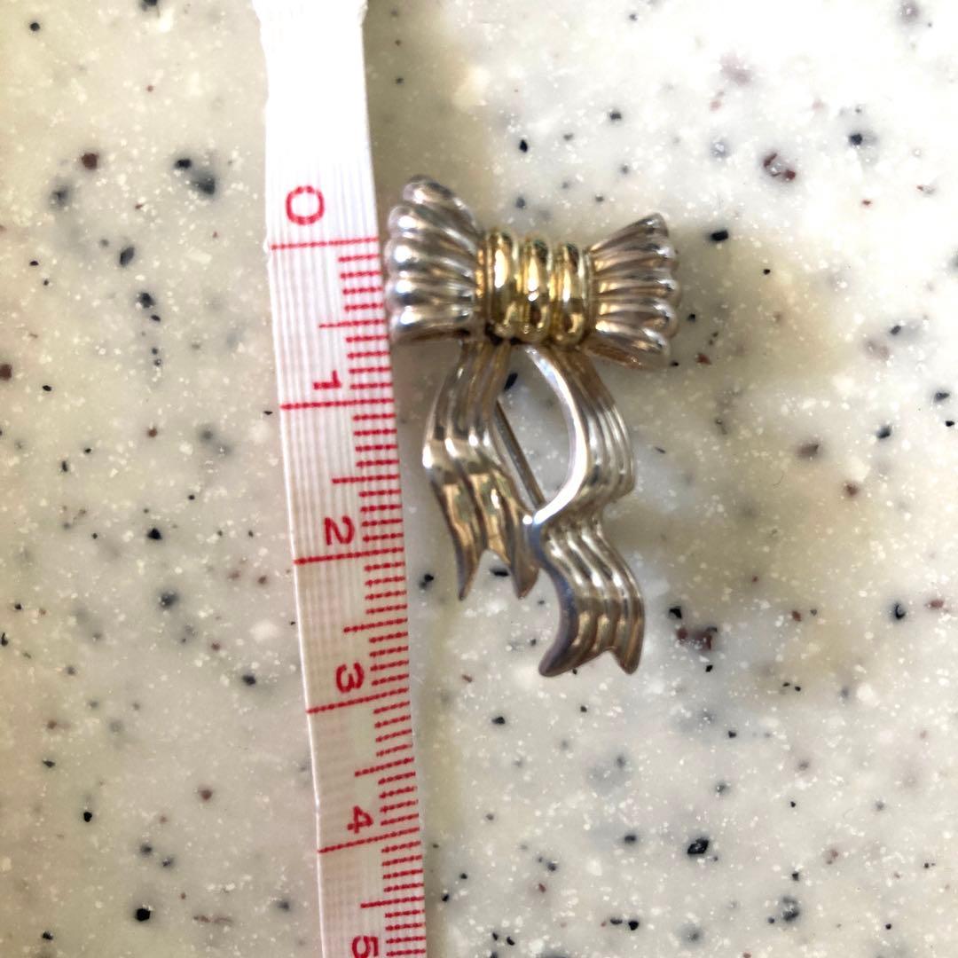 【Tiffany & Co. 】ブローチ　リボン　モチーフ　ピン　シルバー