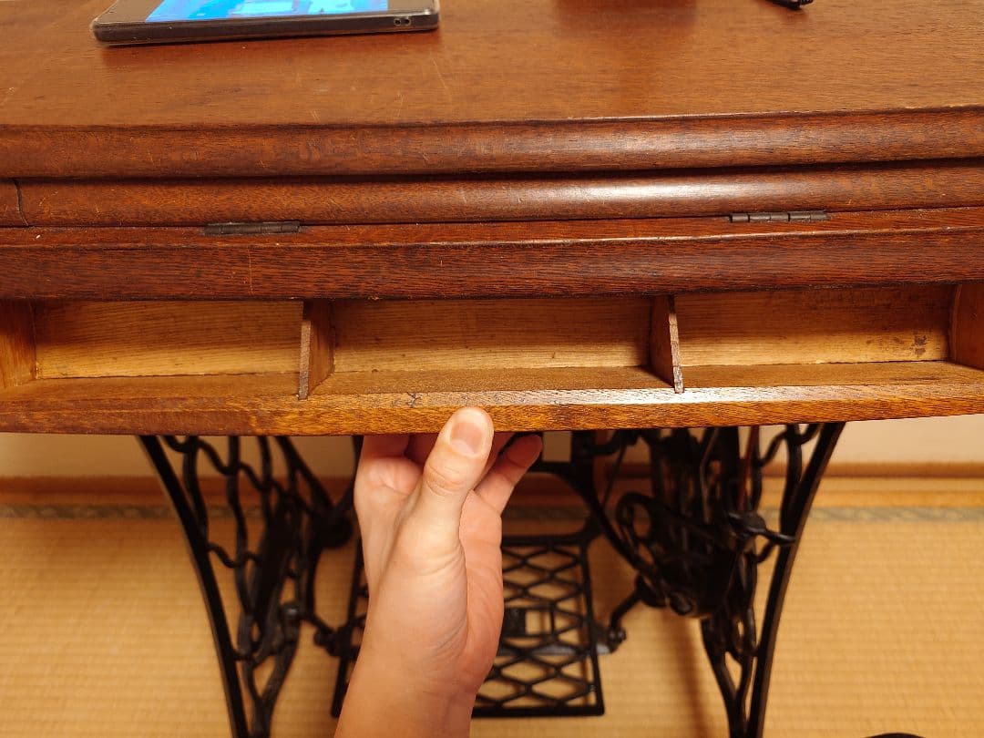 昭和レトロ QUEEN アンティークミシンテーブル