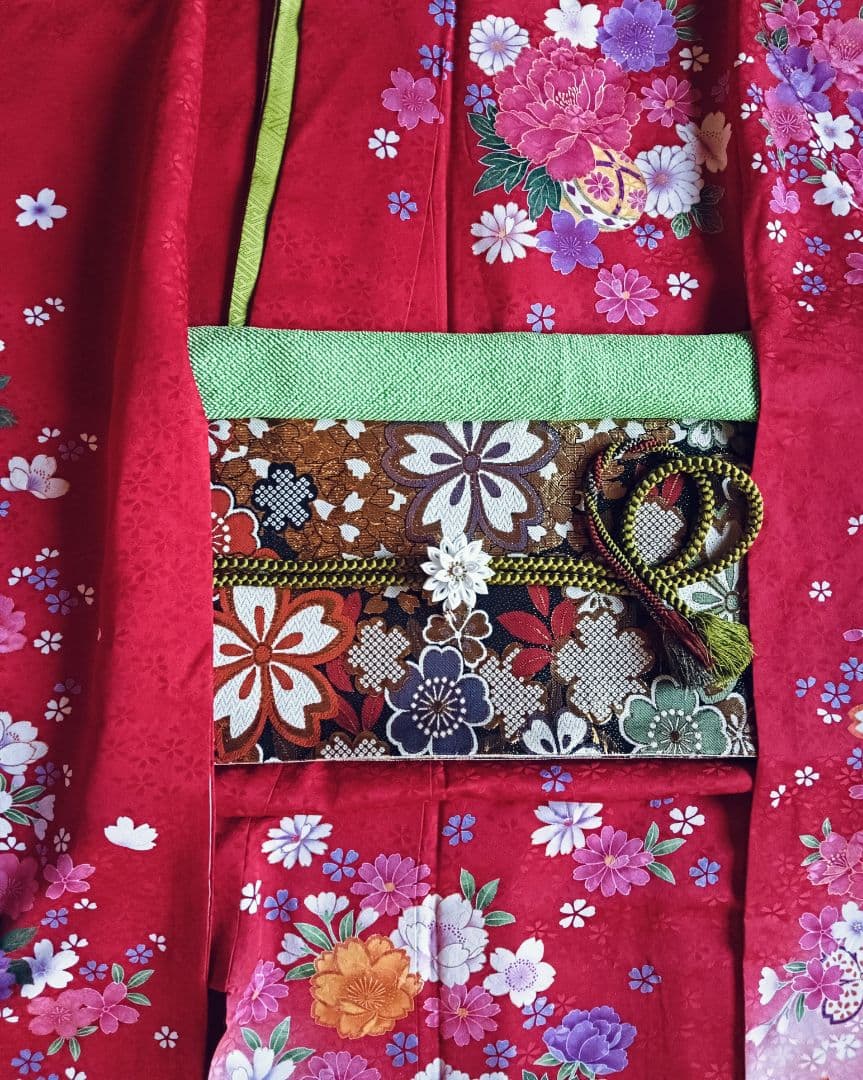 振袖フルセット　現代　華やか　やや小柄　正絹　金駒刺繍　赤　裄66