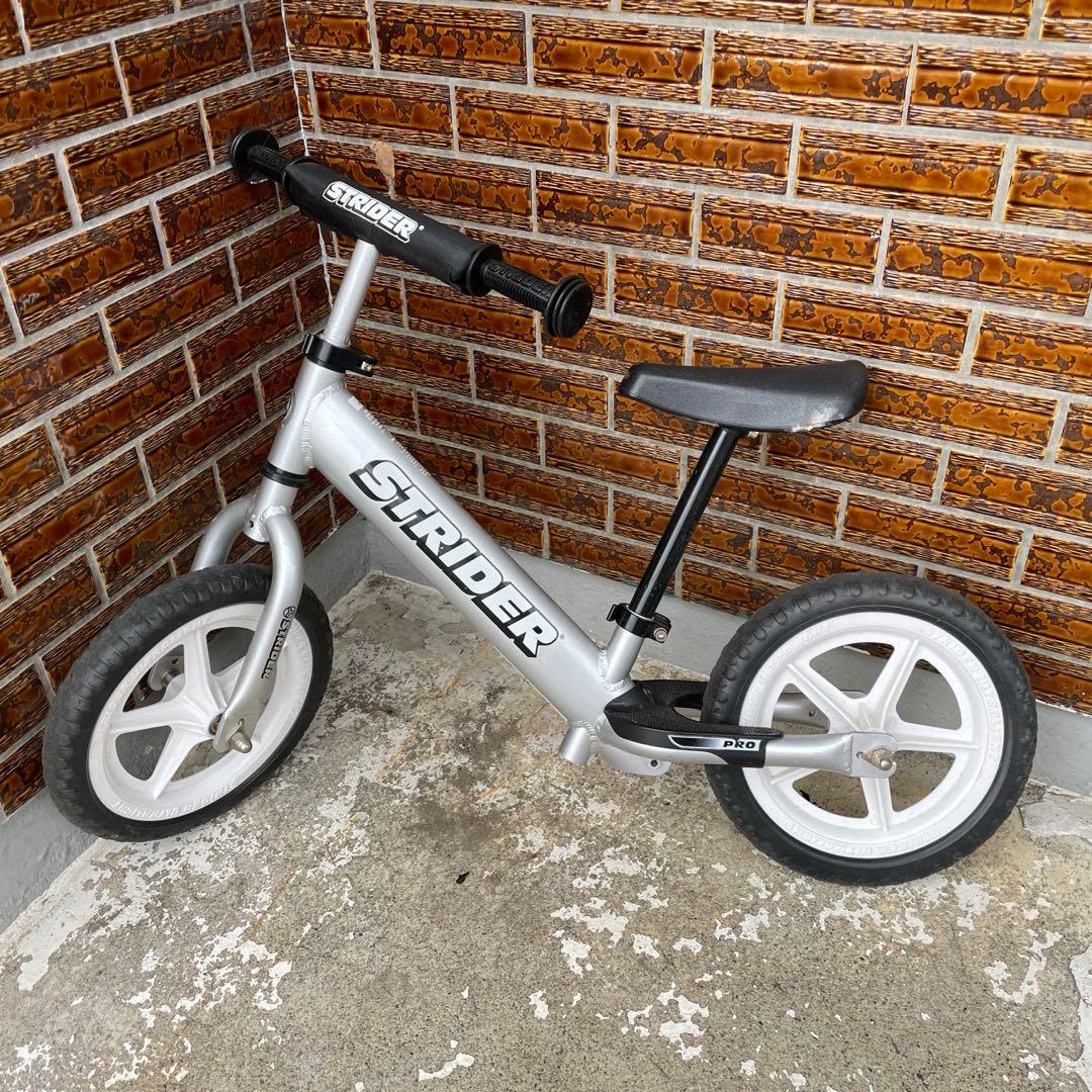 中古　STRIDER PROバランスバイク 12インチ シルバー　軽量！