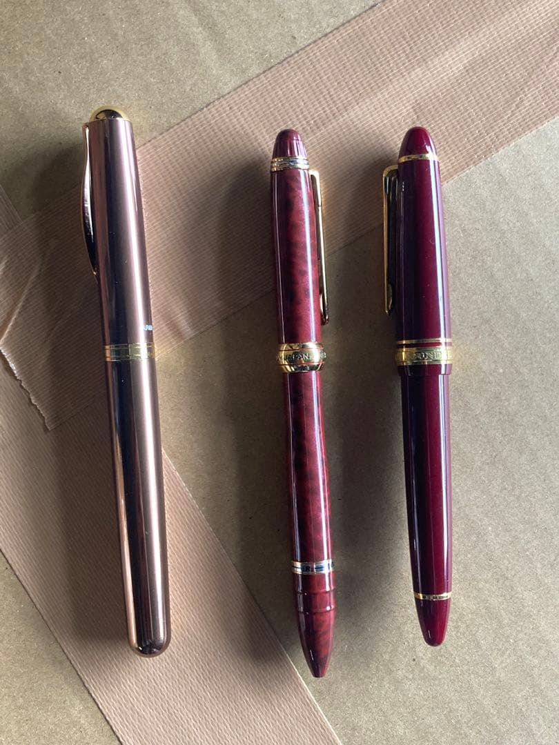 クラシック赤万年筆 金ペン先　K14