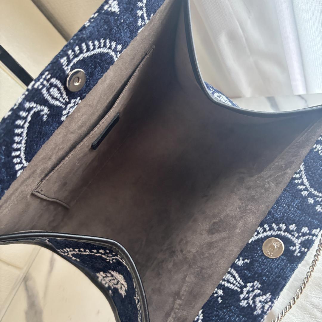 【新品未使用】A VACATION　TEARS　チェーンハンドバッグ　ネイビー