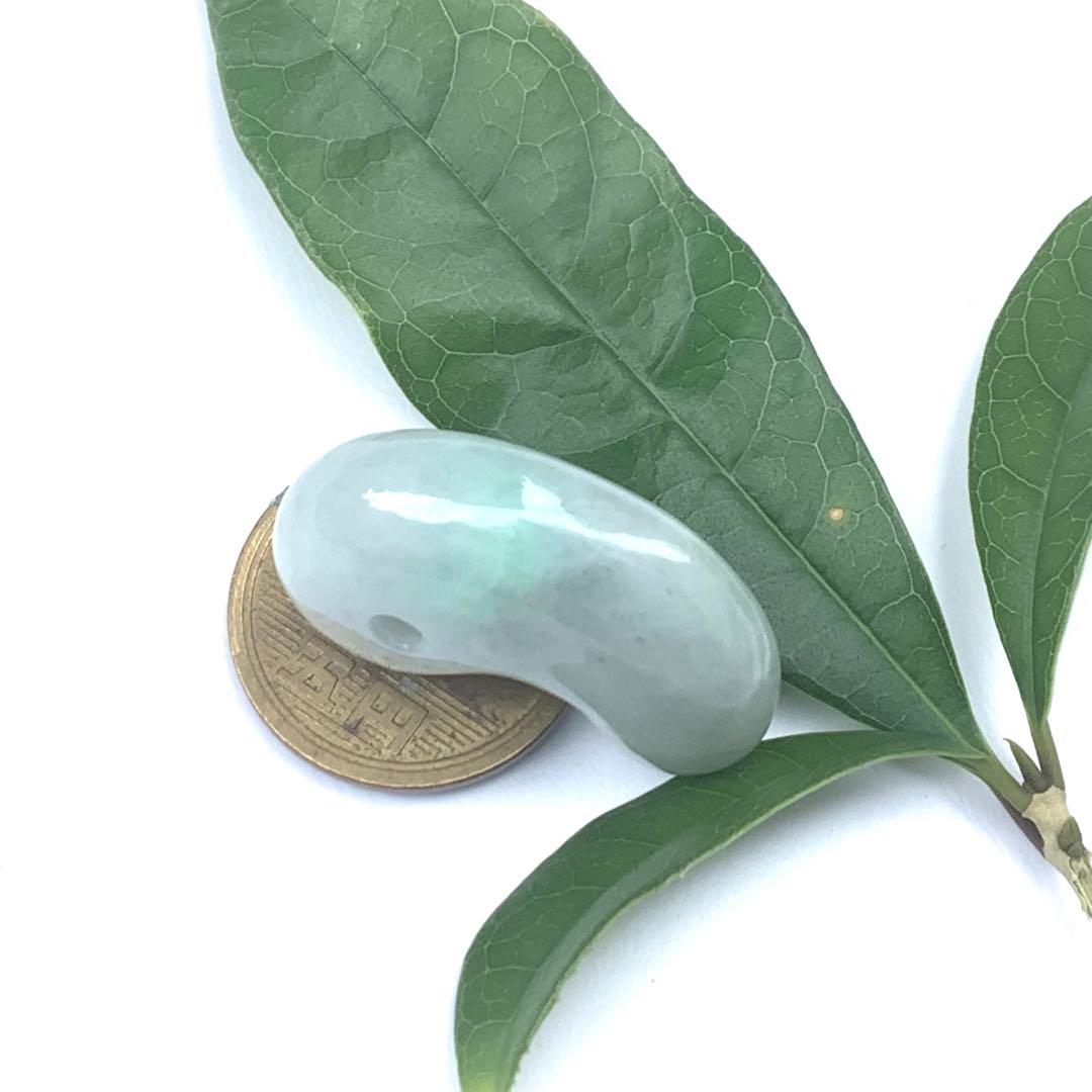 ⭕️独特の珍しい混じり合いの色彩　糸魚川翡翠ジェダイト勾玉　機械鑑定鑑別書付本物を