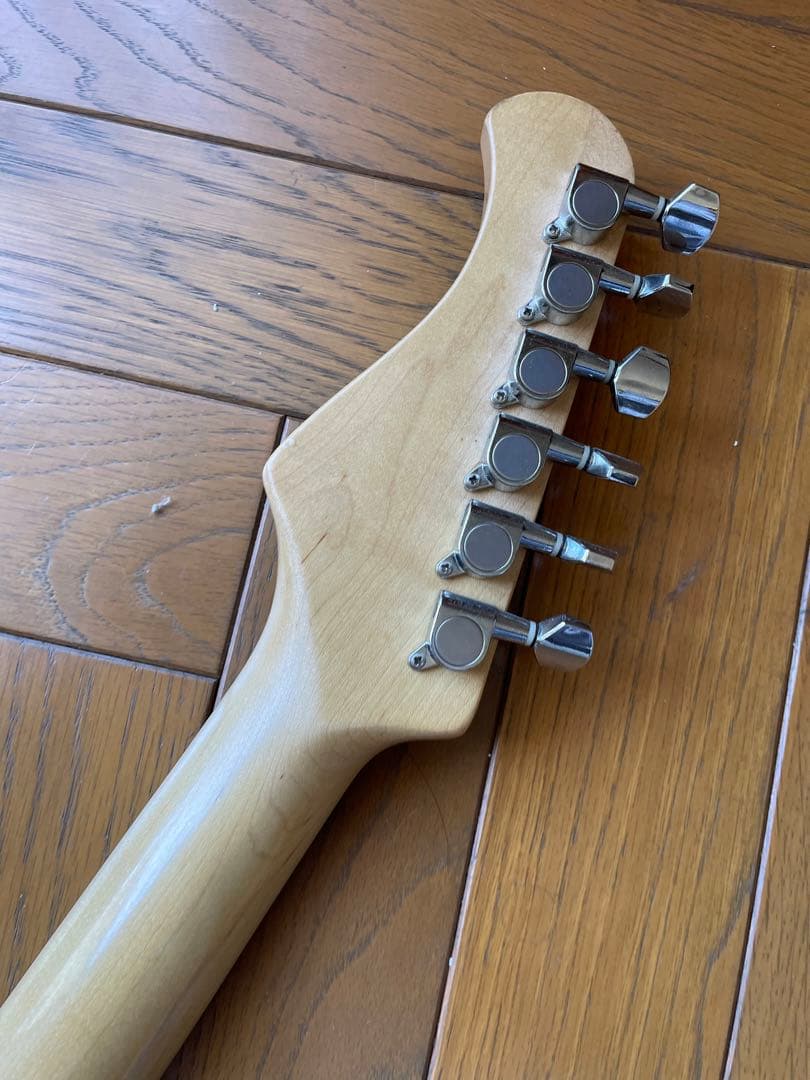 Bacchas ユニバーサルシリーズ　ストラトタイプ