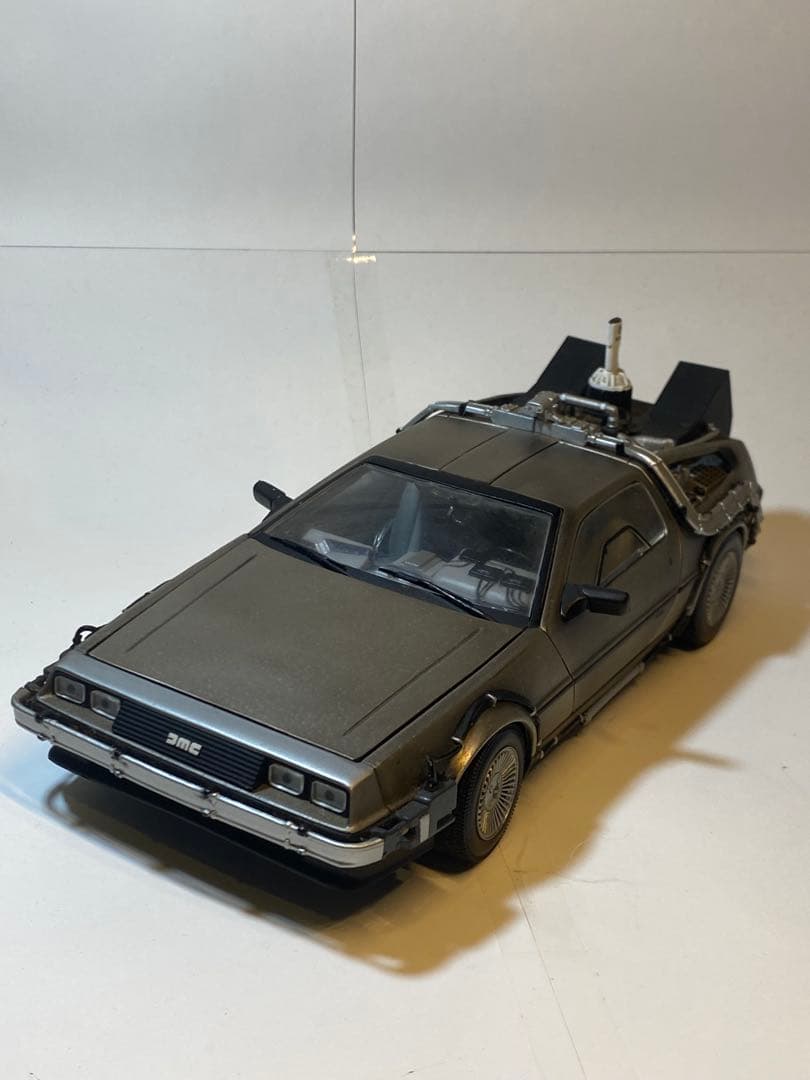 1/18 サンスター バックトゥザフューチャーデロリアン