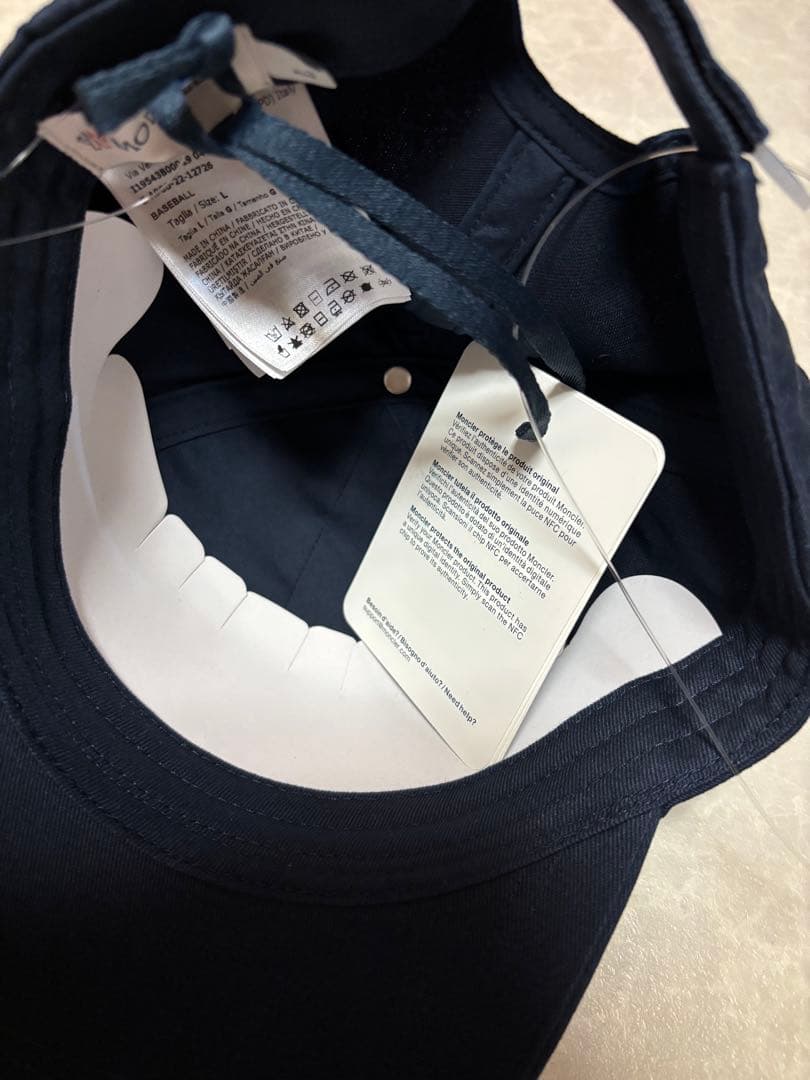 MONCLER ネイビーキャップ　キッズ