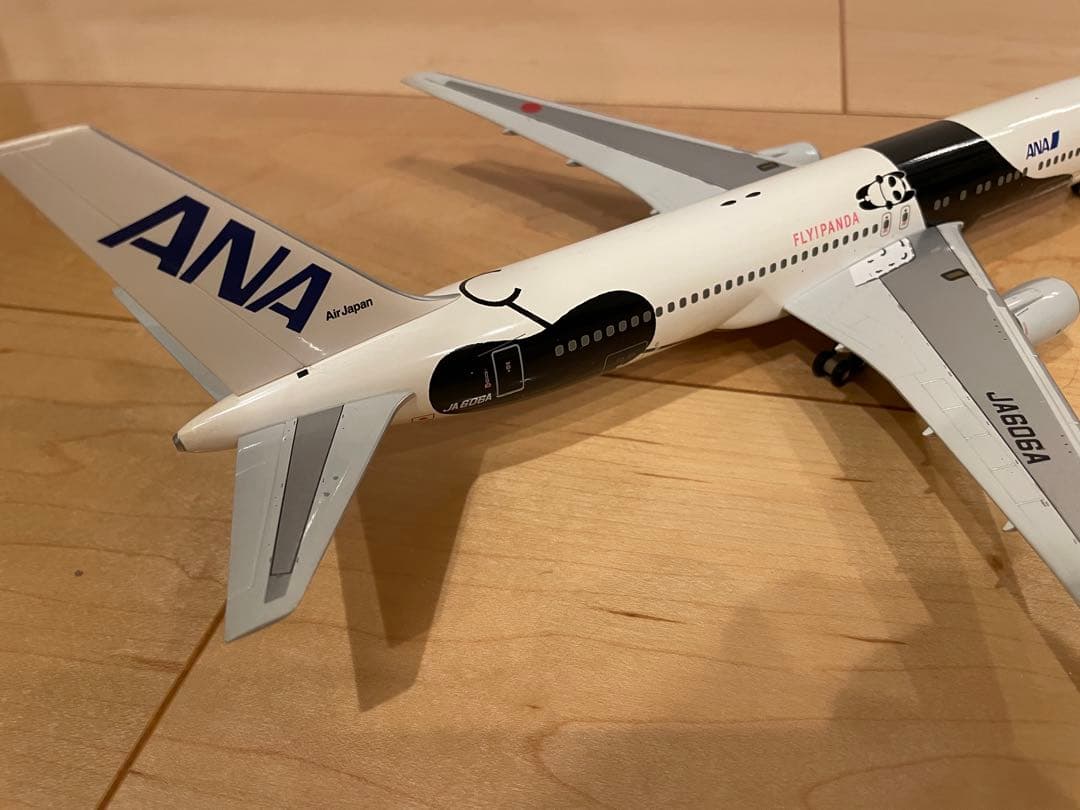 ANA ボーイング767-300ER 特別塗装モデル 1/200