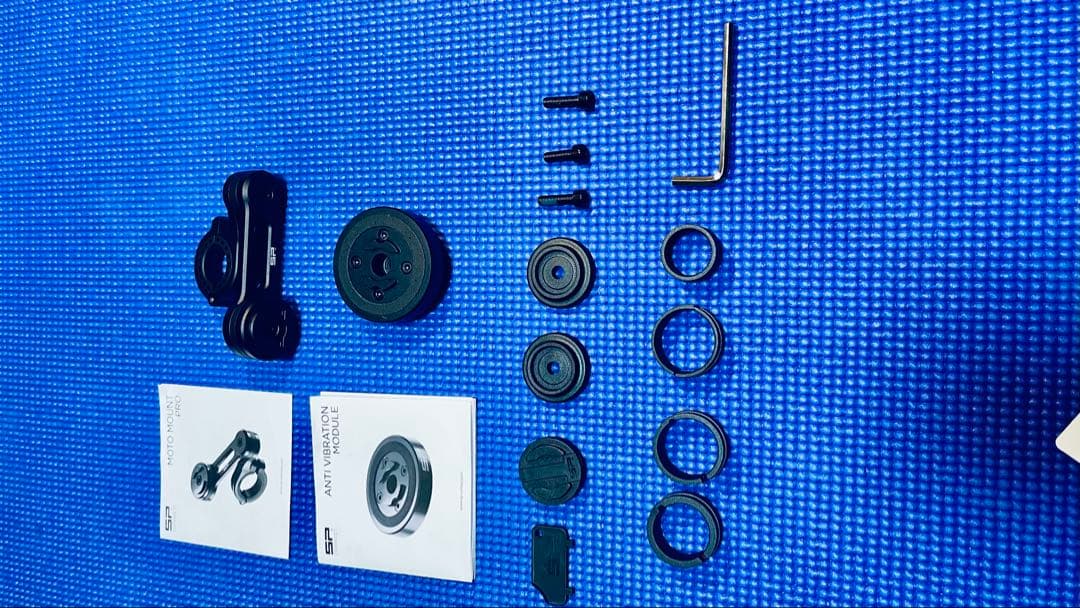 SPコネクトの正規品のスマホマウントと衝撃吸収アダプター