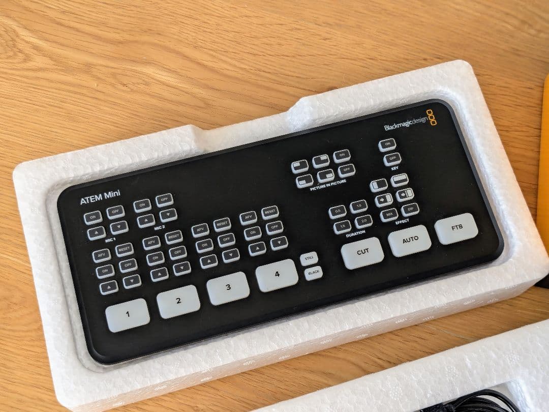 Blackmagic ATEM Mini スイッチャー