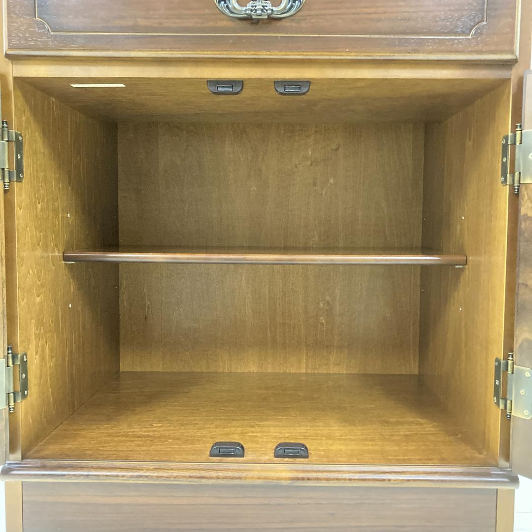 【カリモク】コロニアル　キャビネット　サイドボード