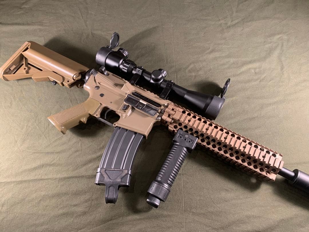 レシーライフル　東京マルイ　次世代　電動ガン　充電器等付属