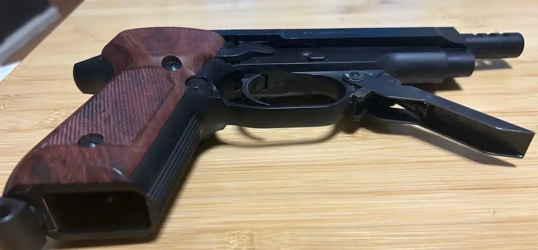 【カメレオンショップ】KSC M93R II ガスガン