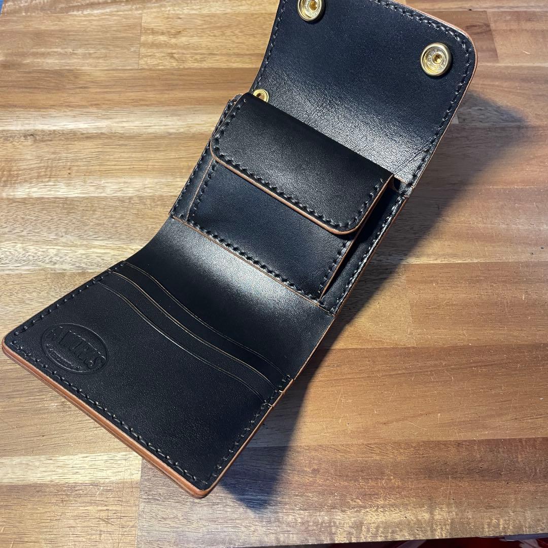 ショートトラッカーウォレット　栃木レザー　茶芯　丘染めブラック